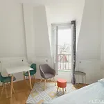 Studio Near The Louvre In The Historic Center Of Paris