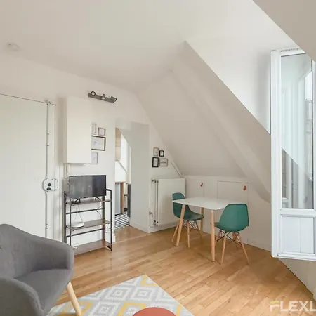 Apartment Near The Louvre In The Historic Center Of