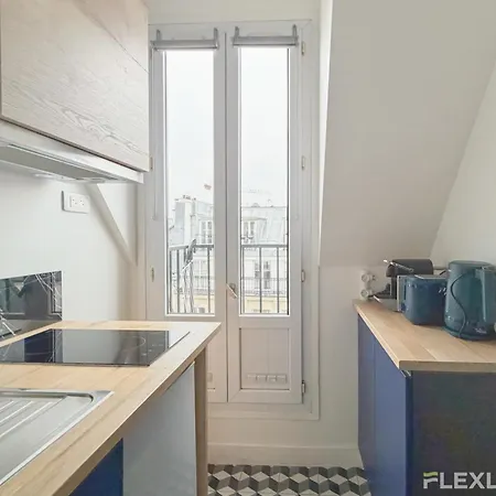 Apartment Near The Louvre In The Historic Center Of