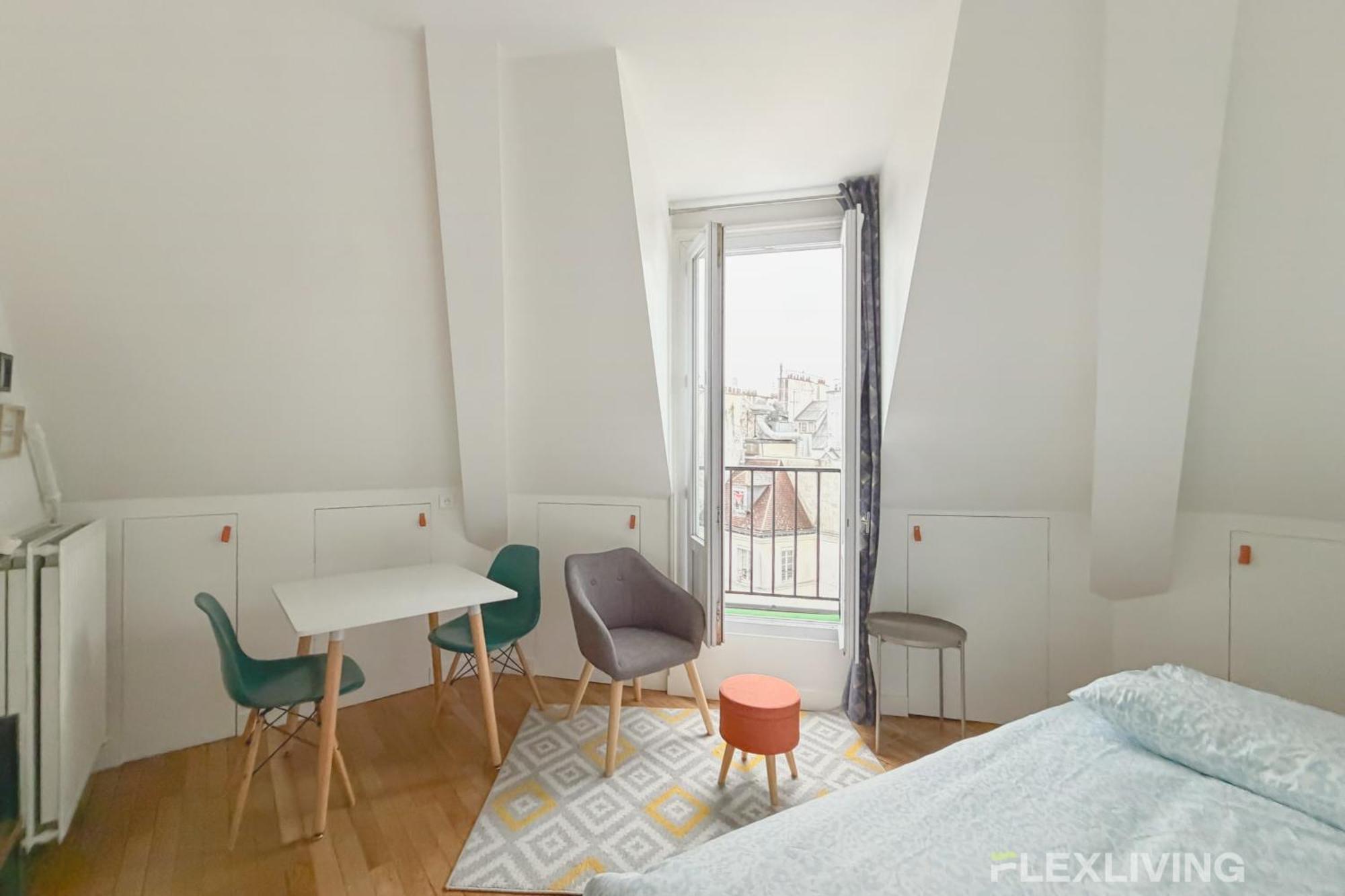 Near The Louvre In The Historic Center Of Apartment Paris